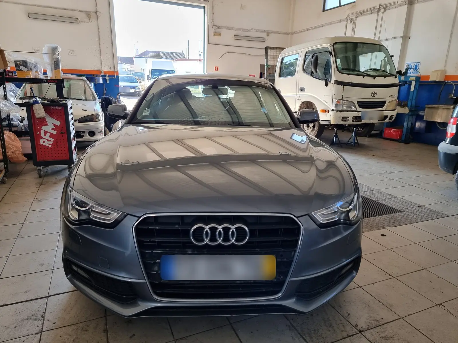 Audi A5 au garage