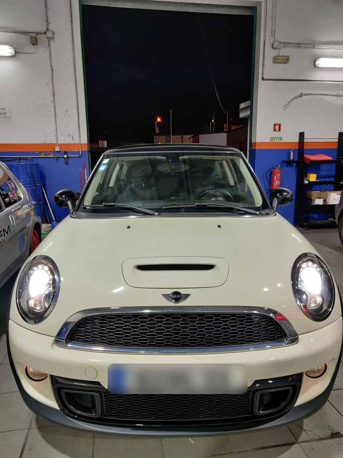 Mini Cooper S au garage